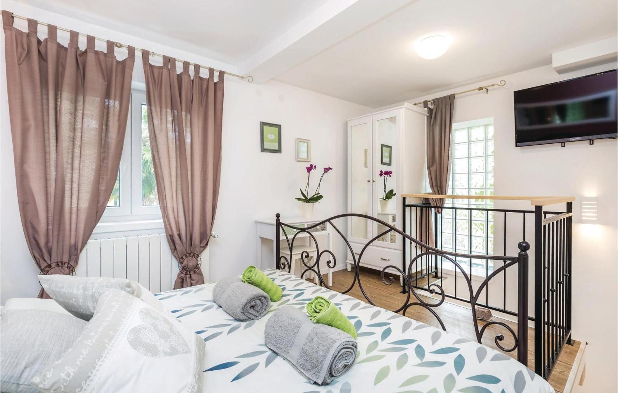 Lovely Home In Matulji With Outdoor Swimming Pool Luaran gambar