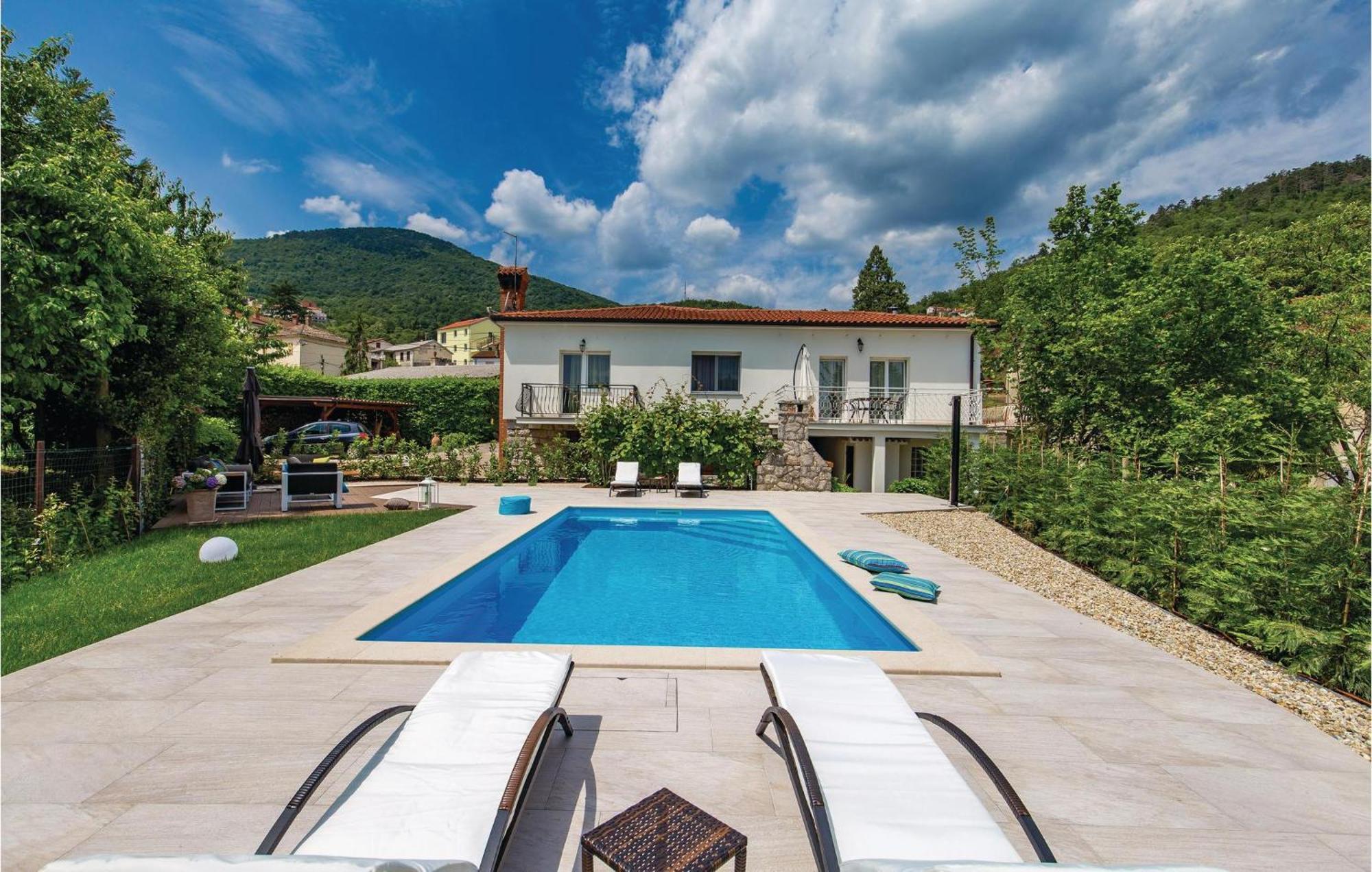 Lovely Home In Matulji With Outdoor Swimming Pool Luaran gambar